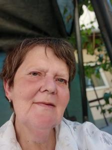 Marika 62 éves nő, Budapest