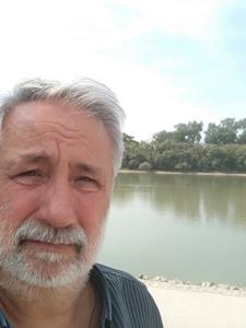 McArtois 70 éves férfi, Budapest