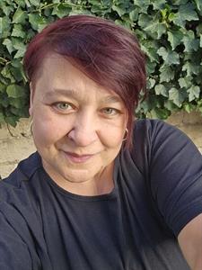 Mika 43 éves nő, Pest megye