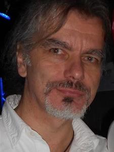 Mike 60 éves férfi, Budapest