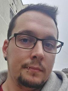 Peti 32 éves férfi, Heves megye