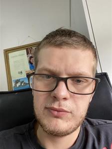 Pettiii 26 éves férfi, Komárom-Esztergom megye