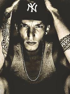 Rob 28 éves férfi, Pest megye