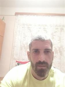 Roberto 44 éves férfi, Jász-Nagykun-Szolnok megye