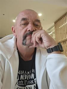 Robi 51 éves férfi, Komárom-Esztergom megye