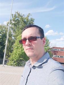 Roland35 34 éves férfi, Komárom-Esztergom megye