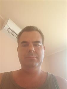 Roli 35 éves férfi, Pest megye
