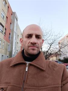 Sancika 42 éves férfi, Komárom-Esztergom megye