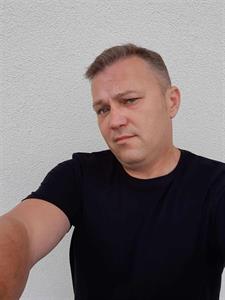 Sanya 44 éves férfi, Győr-Moson-Sopron megye