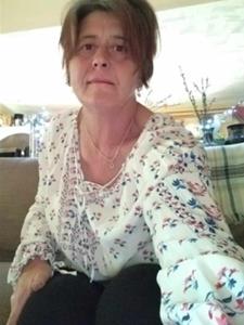 Solya 52 éves nő, Pest megye