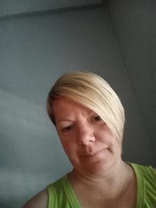 Szilvi 44 éves nő, Vas megye
