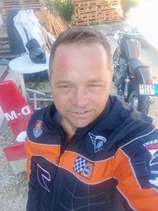 Tibi 47 éves férfi, Győr-Moson-Sopron megye