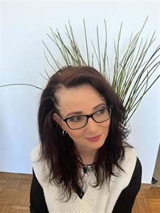 Timi 57 éves nő, Budapest