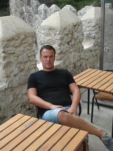 Tom 47 éves férfi, Budapest
