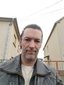 Tomi 45 éves férfi, Komárom-Esztergom megye