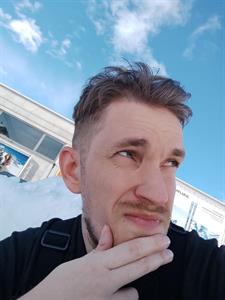 Tomi 36 éves férfi, Csongrád megye