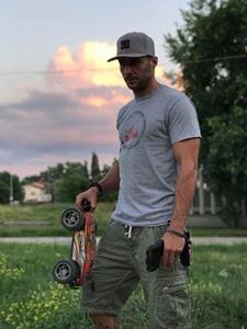 Tomi 44 éves férfi, Budapest