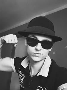 Viktor 25 éves férfi, Tolna megye