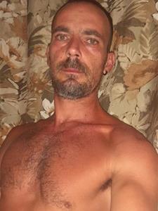 Zholee 35 éves férfi, Pest megye