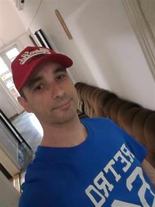 Zoli 45 éves férfi, Pest megye