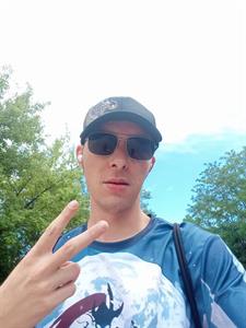 Zoli 33 éves férfi, Komárom-Esztergom megye