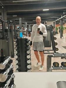 Zoli 47 éves férfi, Komárom-Esztergom megye