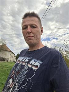 Zoli 41 éves férfi, Heves megye