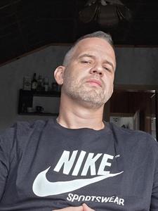 Zsolti 46 éves férfi, Komárom-Esztergom megye