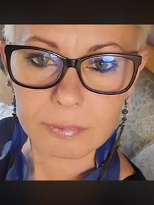 Zsuzsa 48 éves nő, Veszprém megye