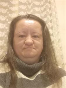 Zsuzsi 43 éves nő, Győr-Moson-Sopron megye
