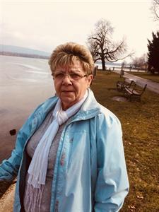 zsuzsici 66 éves nő, Komárom-Esztergom megye